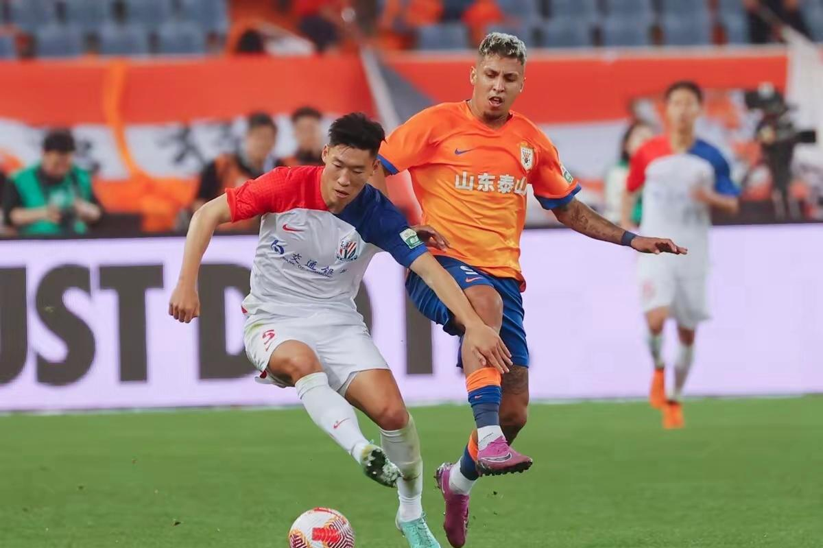 爱游戏包含山东泰山清晨刷新队史纪录；志在NBA季后赛名次提升；悬念犹存；训练强度明显提升的词条