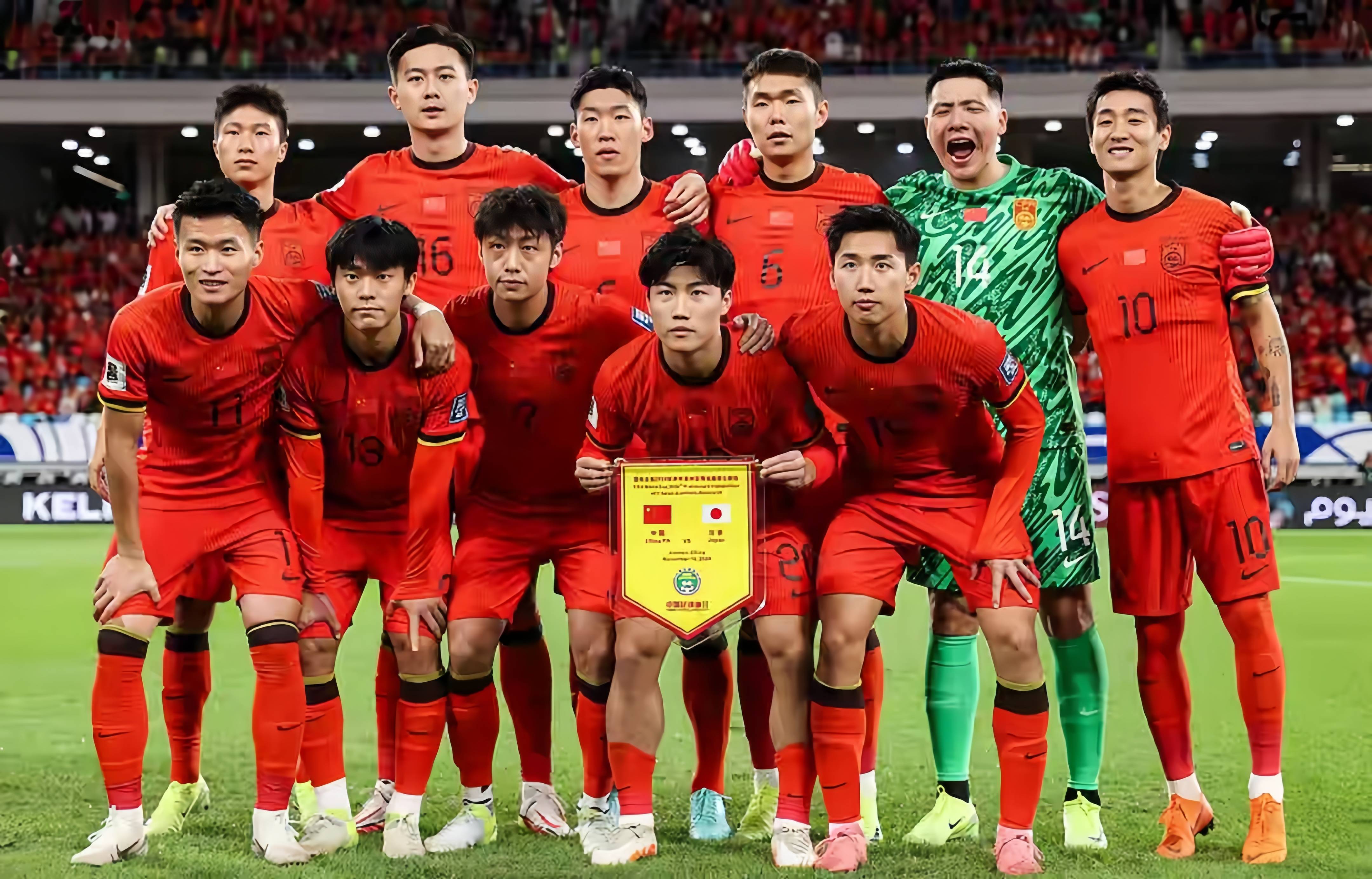 关于冲刺阶段中超传出新动向，罗马官宣签约，管理层表态：球迷炸锅，资深球员宣示担当的信息