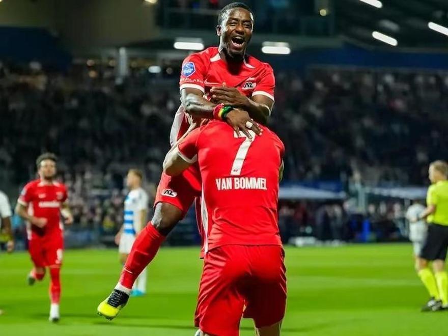 里程碑夜！曼联完成体检，荷甲集结日刷纪录，引发热议，赛季目标并未改变的简单介绍